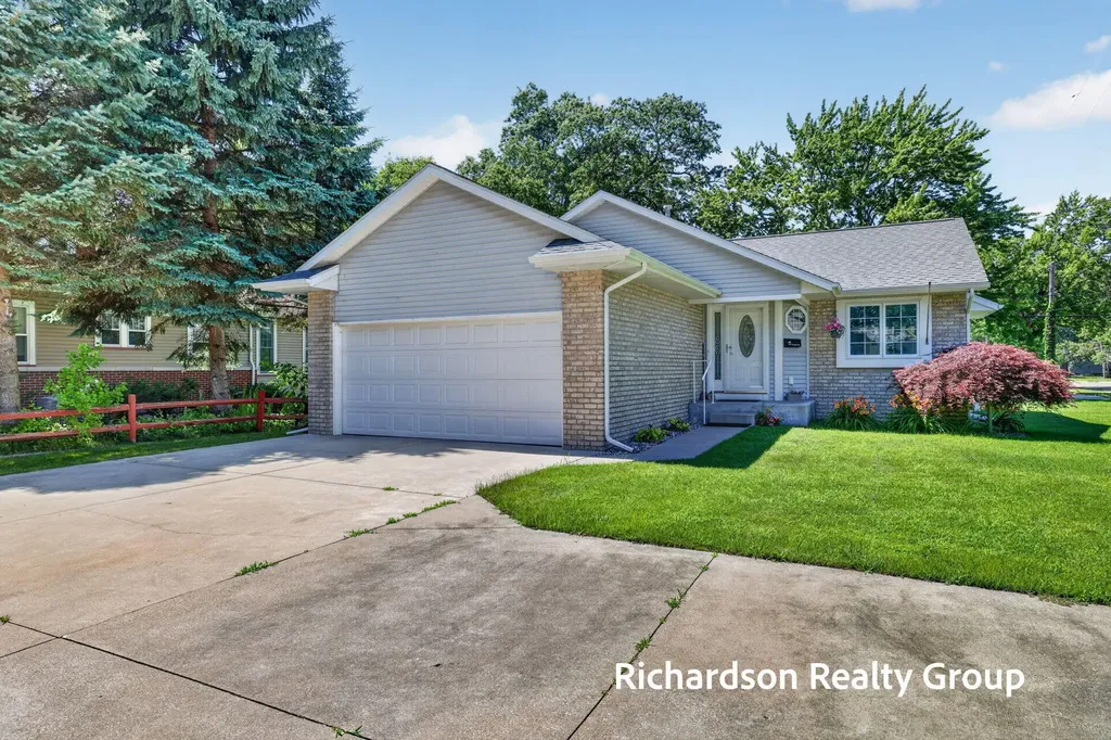405 Douglas Street North Muskegon City MI 49445