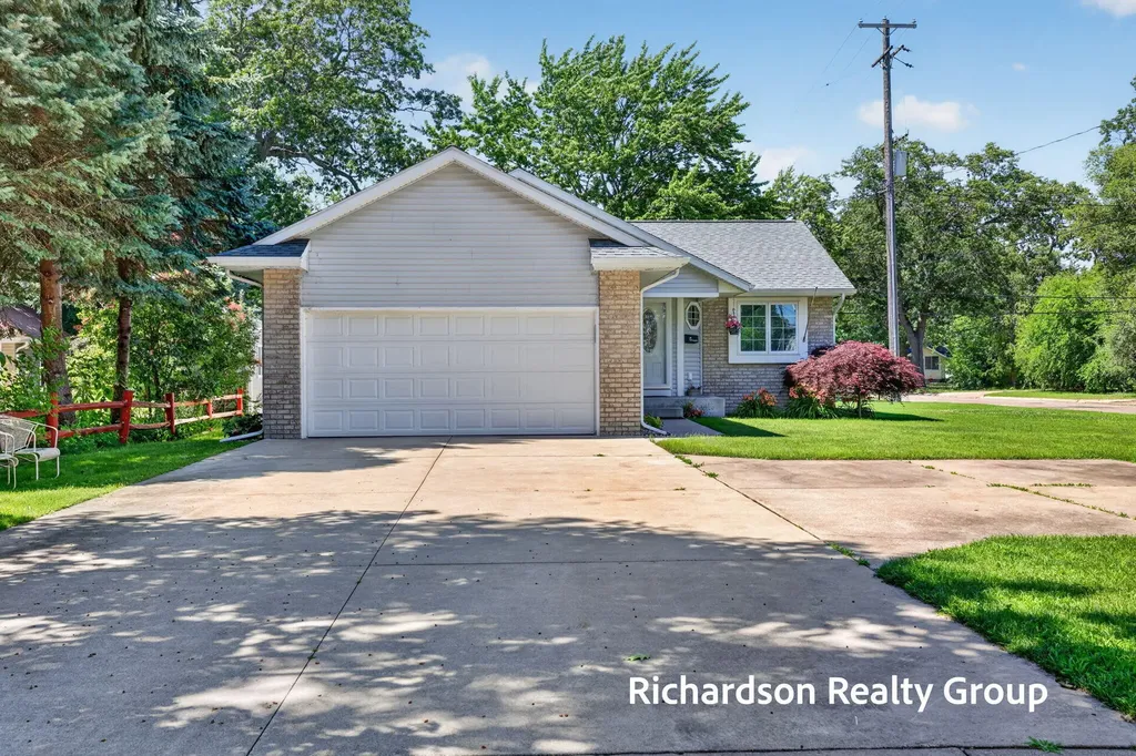 405 Douglas Street North Muskegon City MI 49445