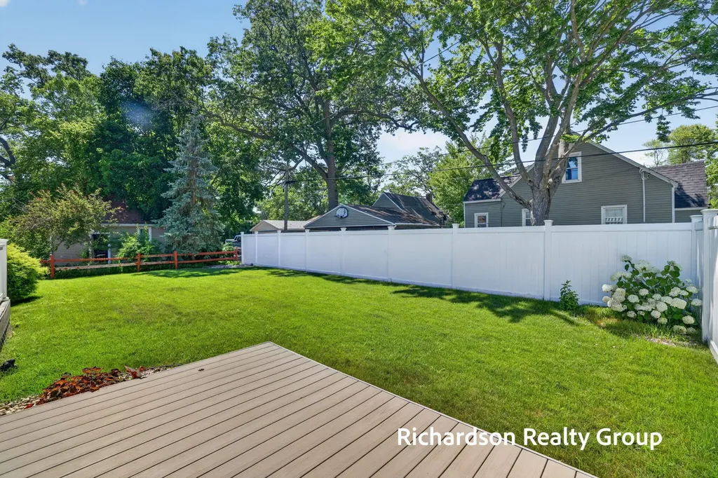 405 Douglas Street North Muskegon City MI 49445