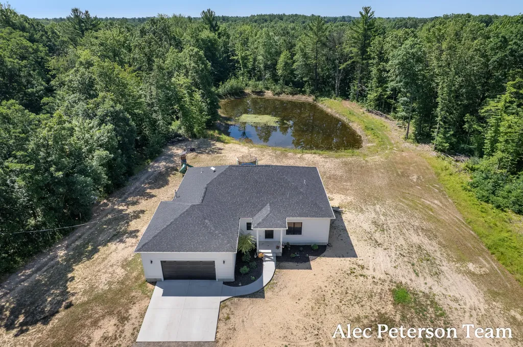 6069 Ruthie Lane Sullivan Township MI 49415