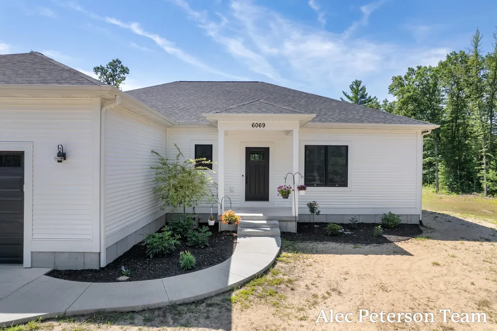 6069 Ruthie Lane Sullivan Township MI 49415