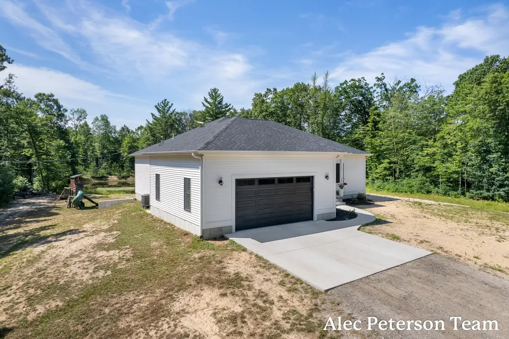6069 Ruthie Lane Sullivan Township MI 49415
