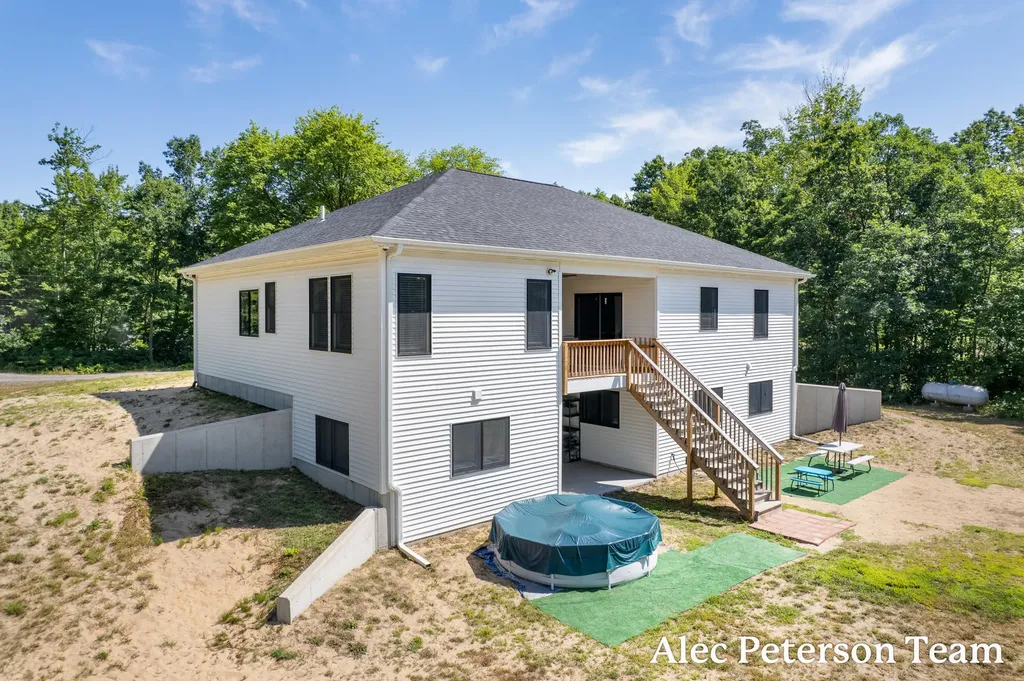 6069 Ruthie Lane Sullivan Township MI 49415