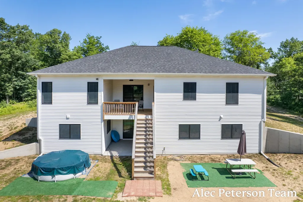 6069 Ruthie Lane Sullivan Township MI 49415