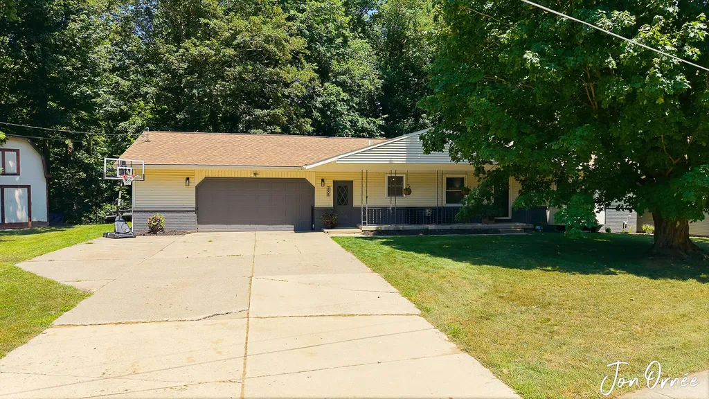 2805 New Holland Street Hudsonville City MI 49426