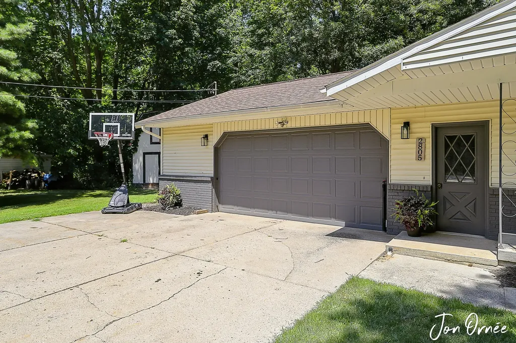 2805 New Holland Street Hudsonville City MI 49426
