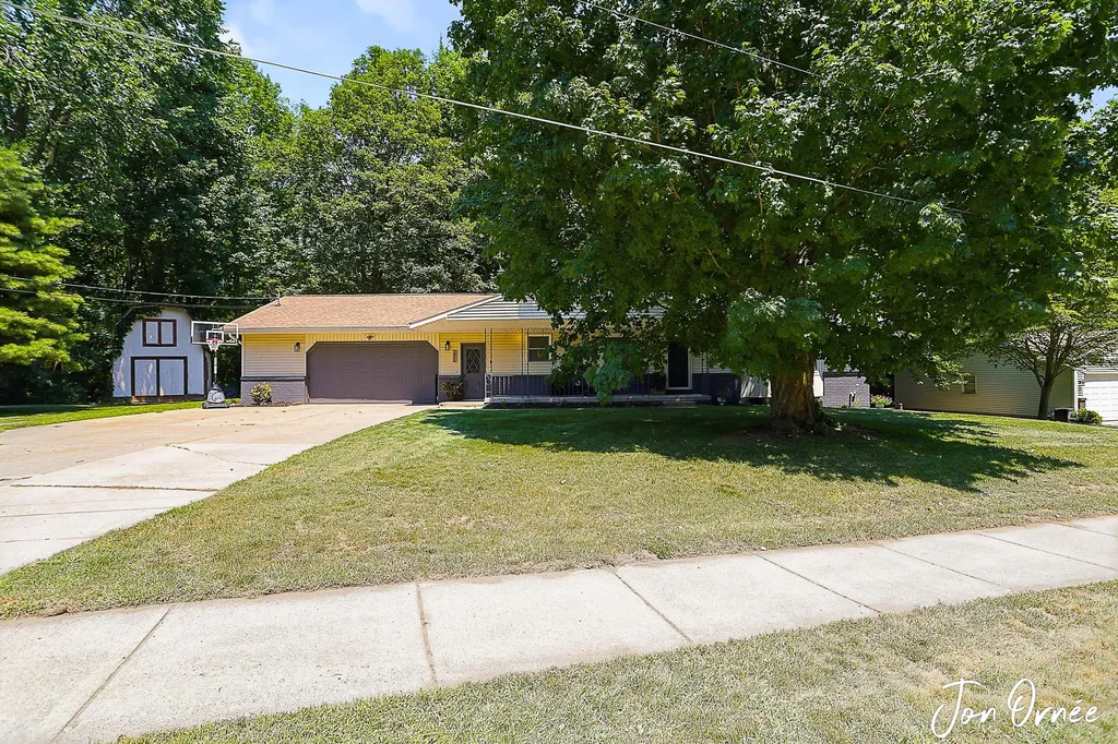 2805 New Holland Street Hudsonville City MI 49426