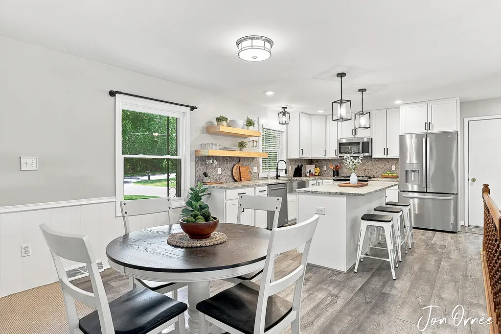 2805 New Holland Street Hudsonville City MI 49426