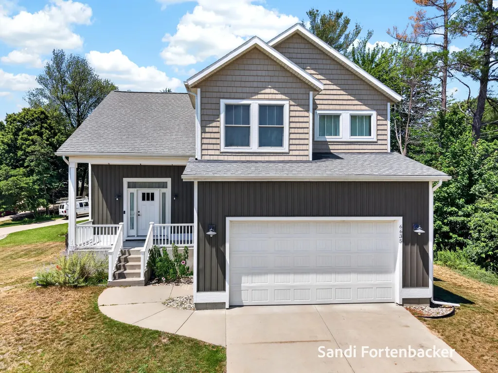 6635 Timberbrook Court Norton Shores City MI 49444