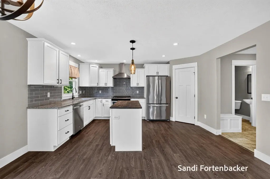 6635 Timberbrook Court Norton Shores City MI 49444