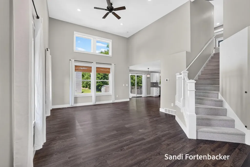 6635 Timberbrook Court Norton Shores City MI 49444