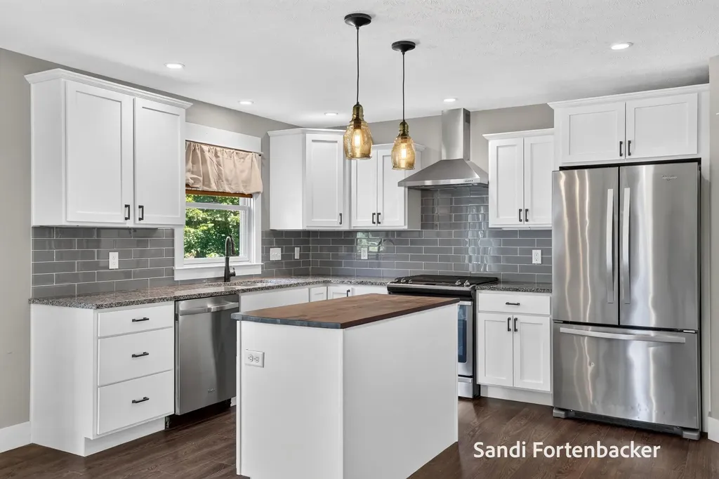 6635 Timberbrook Court Norton Shores City MI 49444