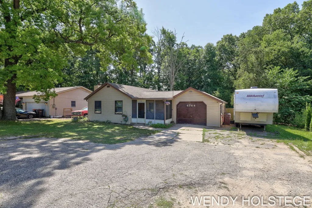 4744 Burton Street SE Kentwood City MI 49546