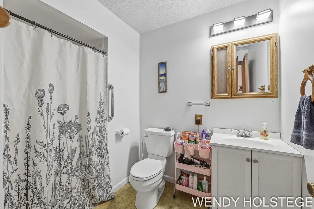 4744 Burton Street SE Kentwood City MI 49546