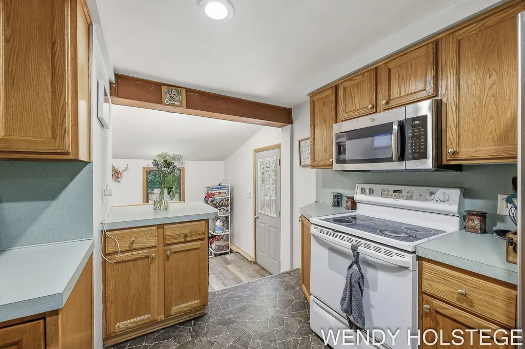 4744 Burton Street SE Kentwood City MI 49546