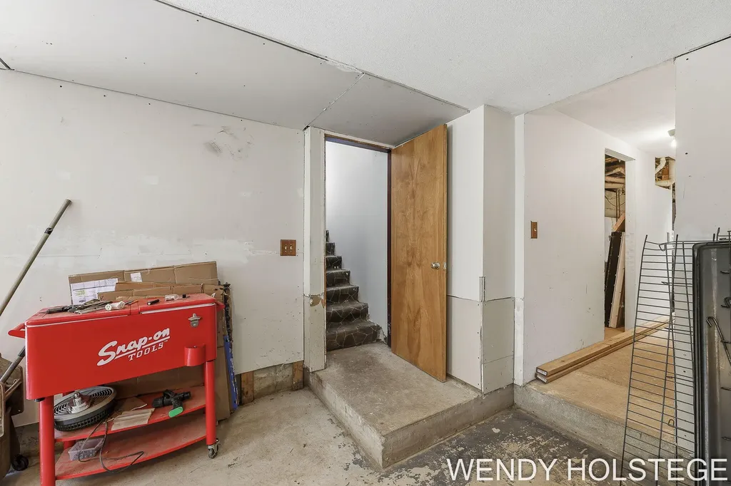 4744 Burton Street SE Kentwood City MI 49546