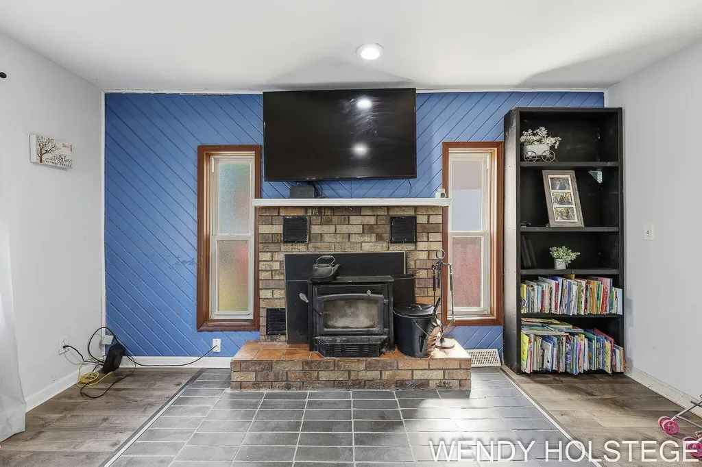 4744 Burton Street SE Kentwood City MI 49546
