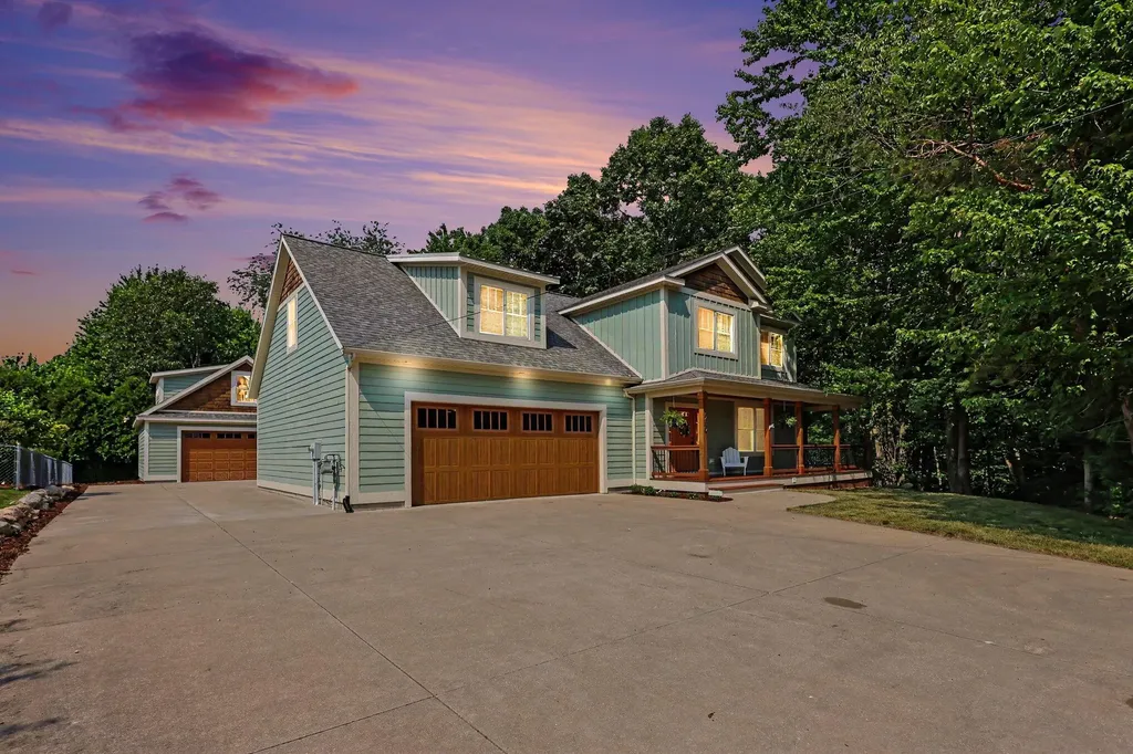 1280 Hendrick Road Norton Shores City MI 49441
