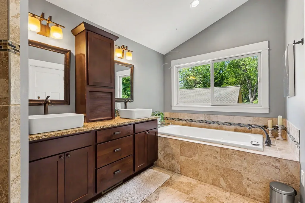 1280 Hendrick Road Norton Shores City MI 49441
