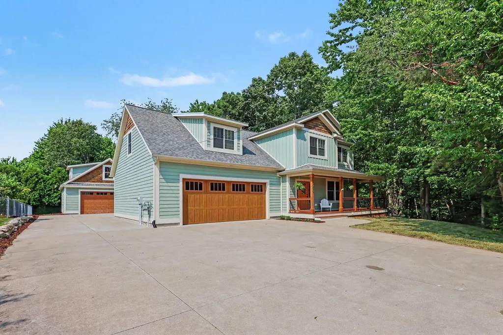 1280 Hendrick Road Norton Shores City MI 49441