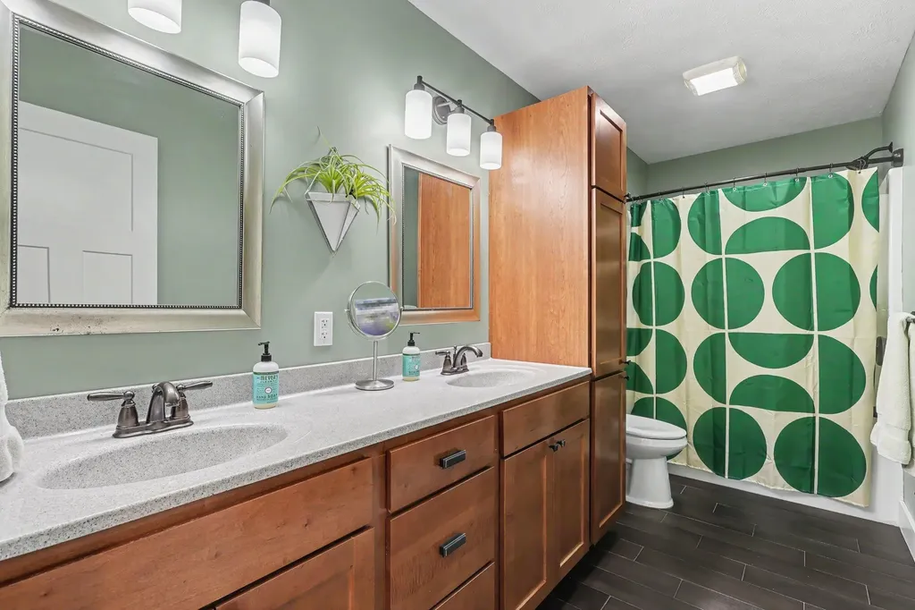 1280 Hendrick Road Norton Shores City MI 49441