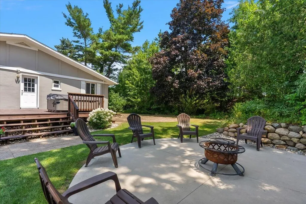 15004 Riley Street Park Township MI 49424