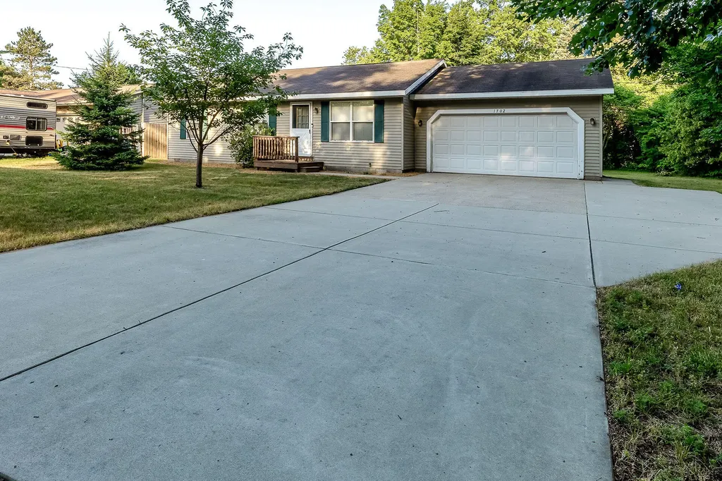 1702 N Southgate Drive Whitehall City MI 49461