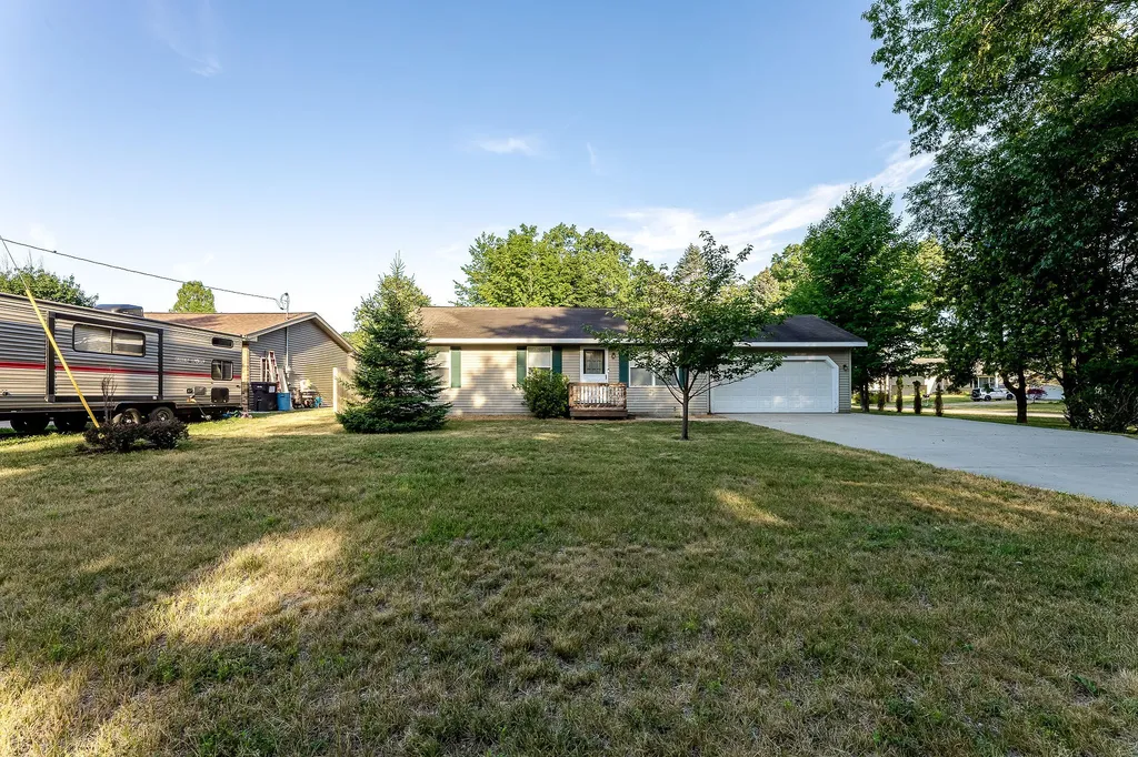 1702 N Southgate Drive Whitehall City MI 49461