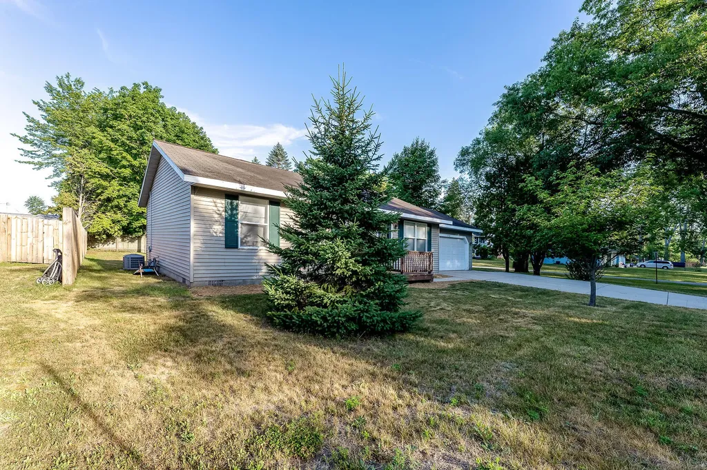 1702 N Southgate Drive Whitehall City MI 49461
