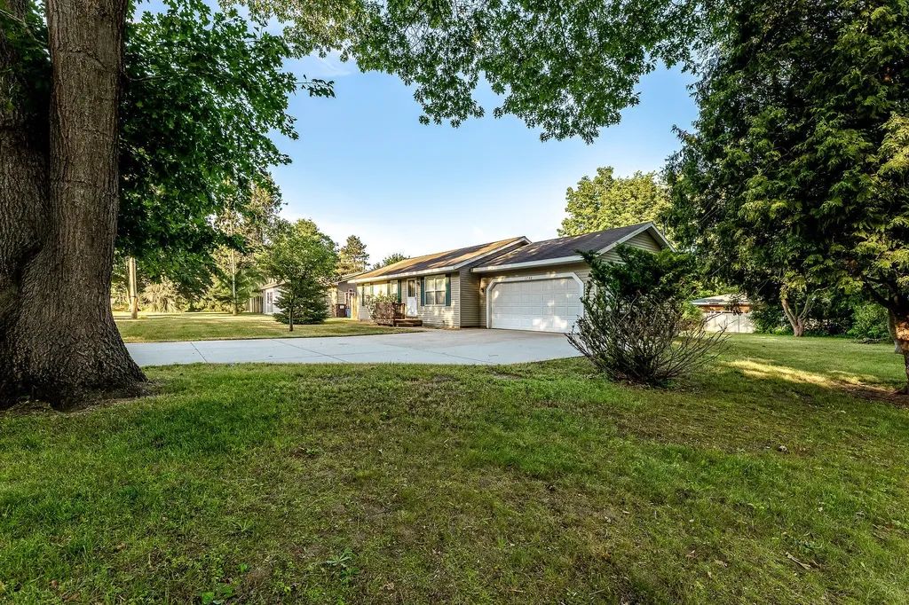 1702 N Southgate Drive Whitehall City MI 49461
