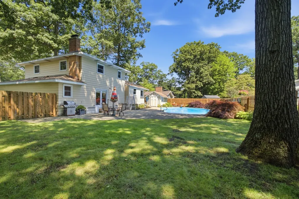 1076 Lancelot Drive Laketon Township MI 49445