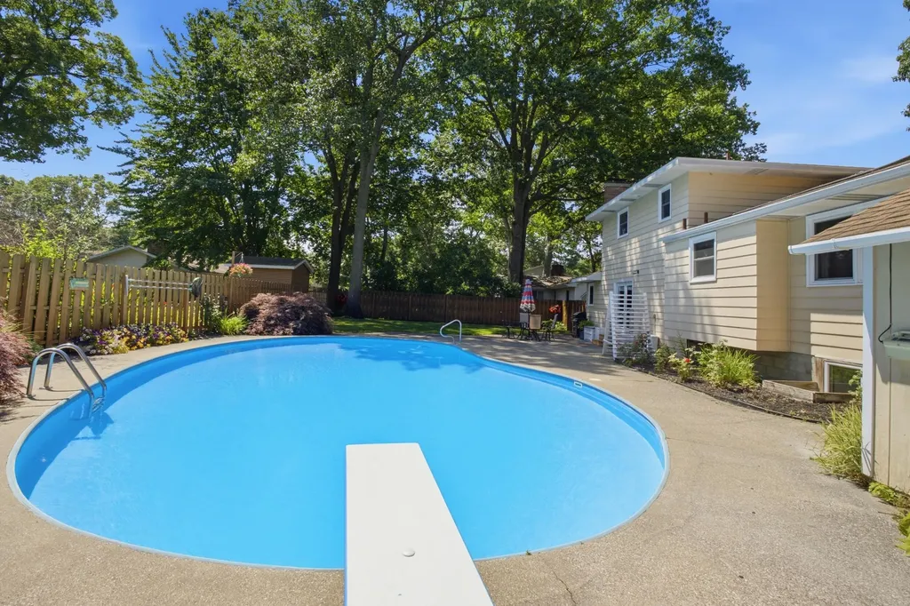 1076 Lancelot Drive Laketon Township MI 49445