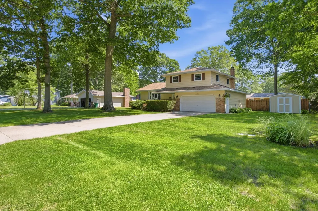 1076 Lancelot Drive Laketon Township MI 49445