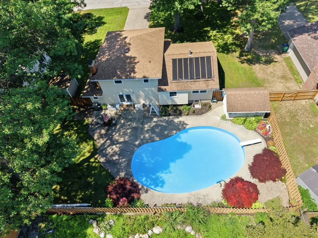 1076 Lancelot Drive Laketon Township MI 49445
