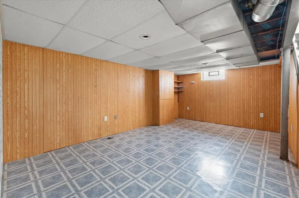 939 Canterbury Street SW Wyoming City MI 49509