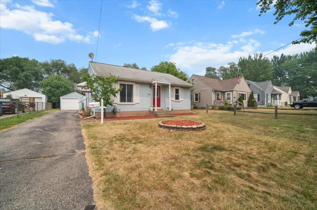 939 Canterbury Street SW Wyoming City MI 49509