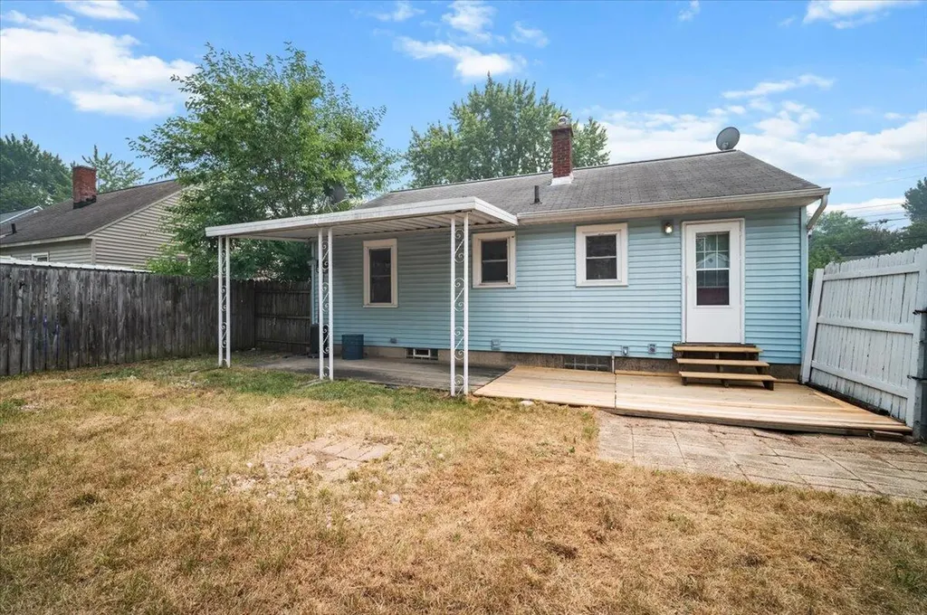 939 Canterbury Street SW Wyoming City MI 49509