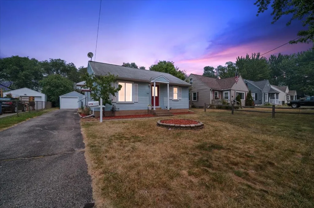 939 Canterbury Street SW Wyoming City MI 49509