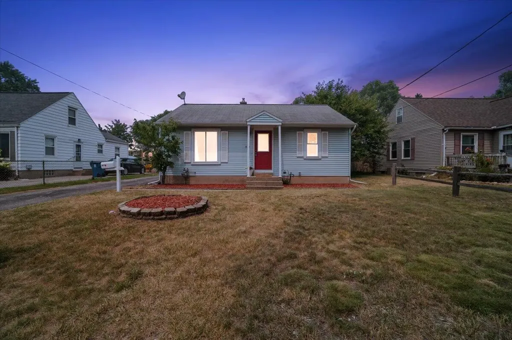939 Canterbury Street SW Wyoming City MI 49509