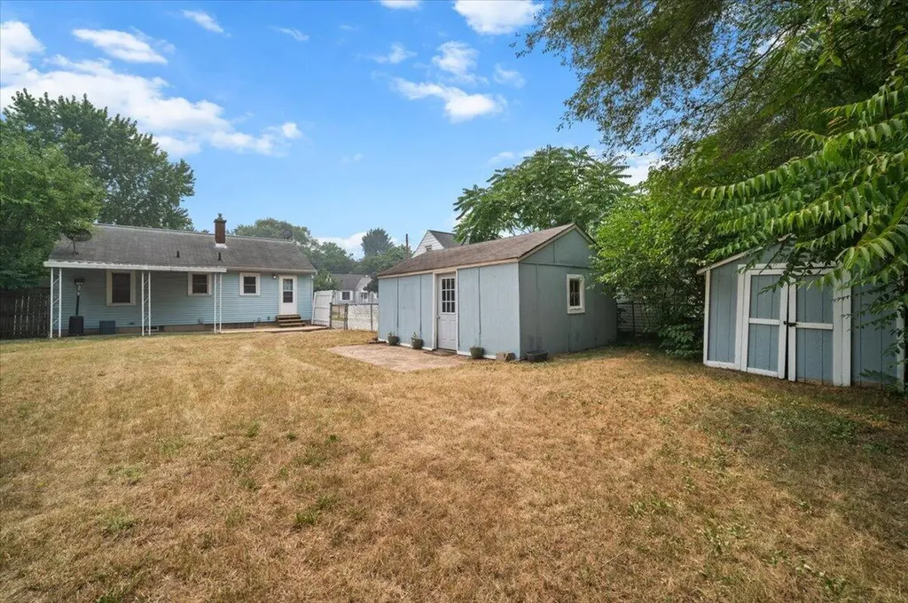 939 Canterbury Street SW Wyoming City MI 49509