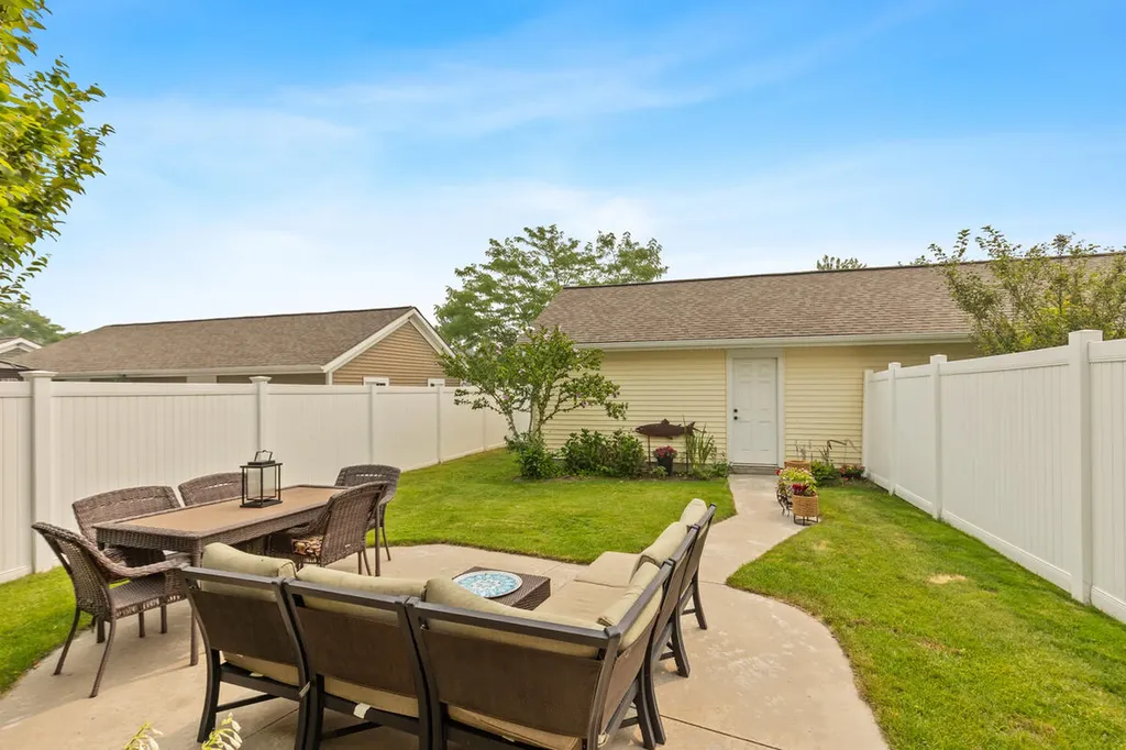 4668 Macatawa Legends Boulevard Holland Charter Township MI 49424