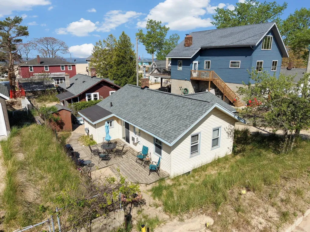1675 Nelson Street Muskegon City MI 49441