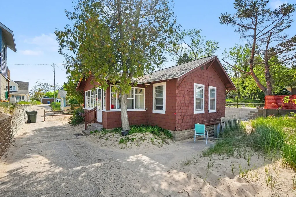 1675 Nelson Street Muskegon City MI 49441