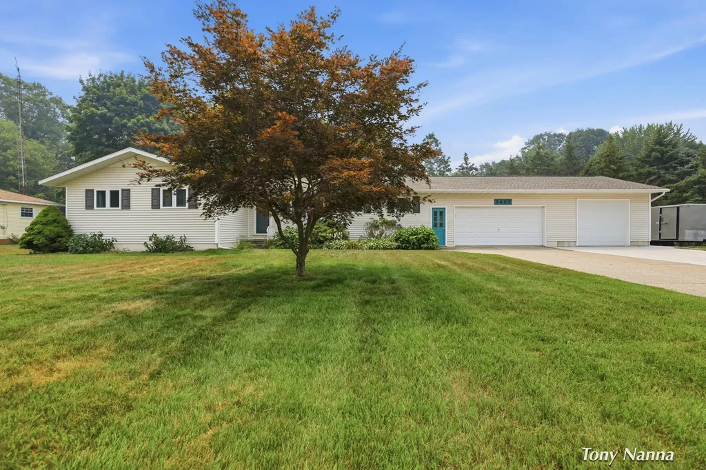 2467 Briar Avenue Fruitport Charter Township MI 49444