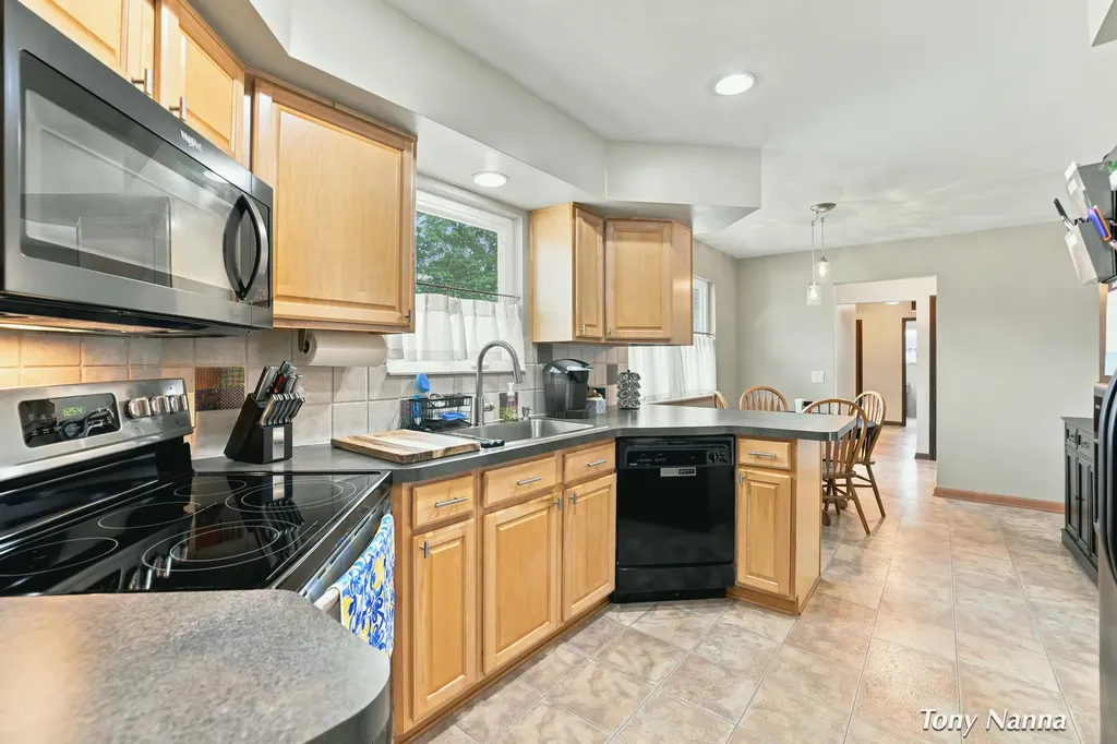 2467 Briar Avenue Fruitport Charter Township MI 49444