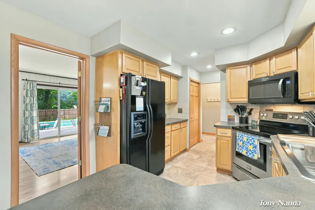 2467 Briar Avenue Fruitport Charter Township MI 49444