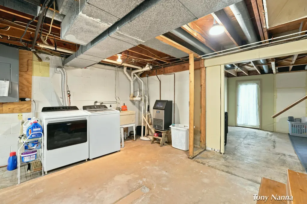 2467 Briar Avenue Fruitport Charter Township MI 49444