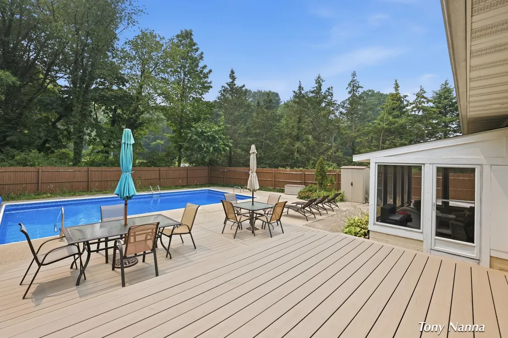 2467 Briar Avenue Fruitport Charter Township MI 49444