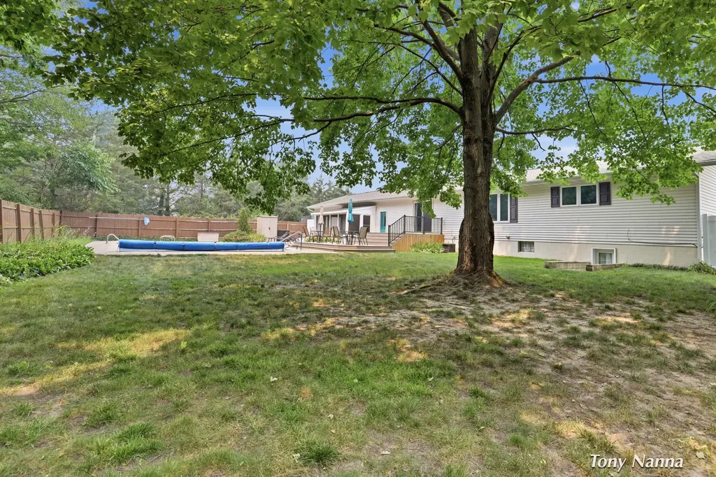 2467 Briar Avenue Fruitport Charter Township MI 49444