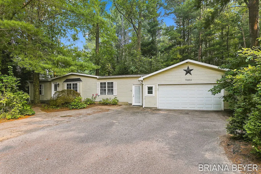 70354 16th Avenue South Haven Charter Township MI 49090